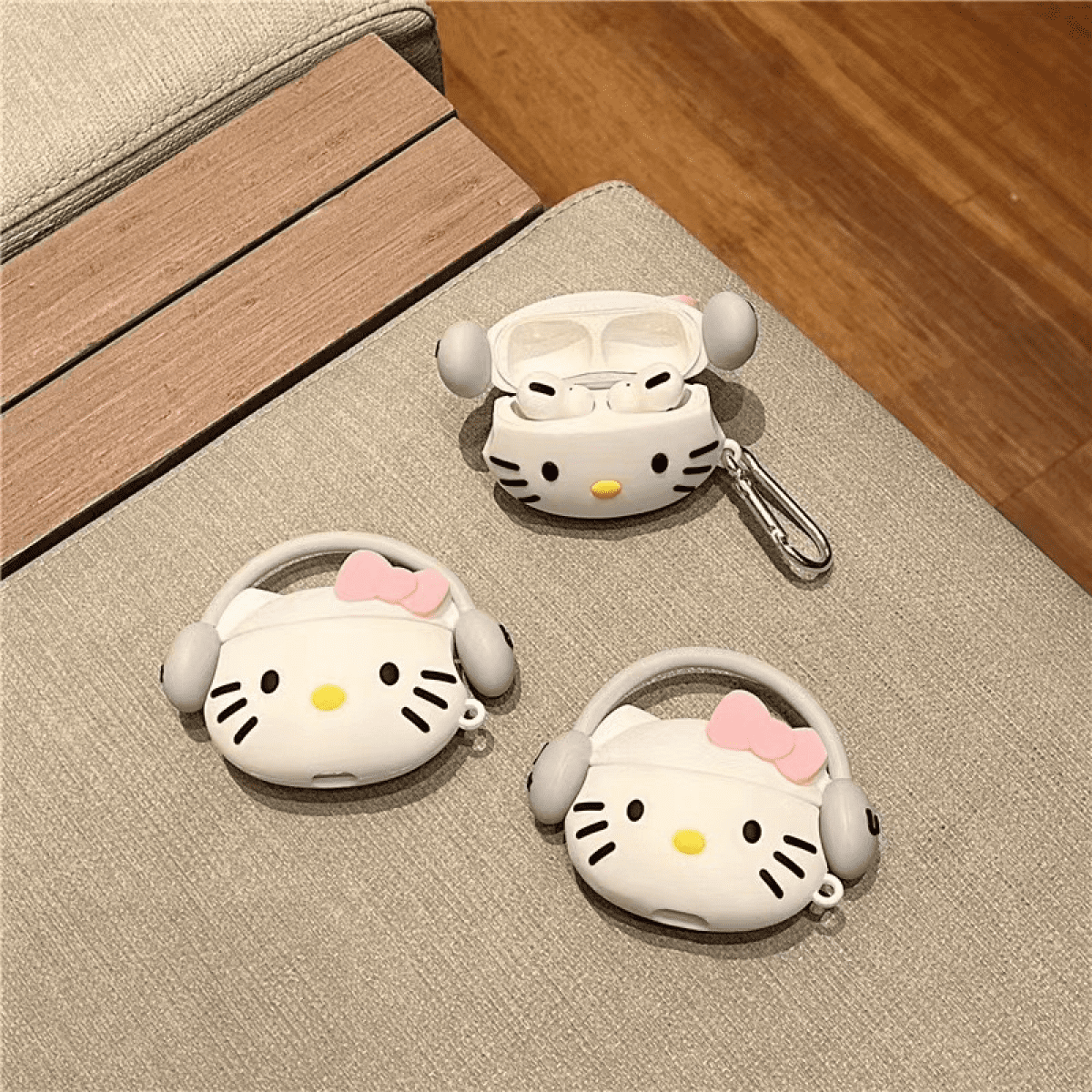 HELANHO Cartoon Stitch Silicone Protective Case for Airpods Pro 2 Wireless Earbuds Charger with Carabiner Clip - Anti-Scratch Cover QQH63-2474