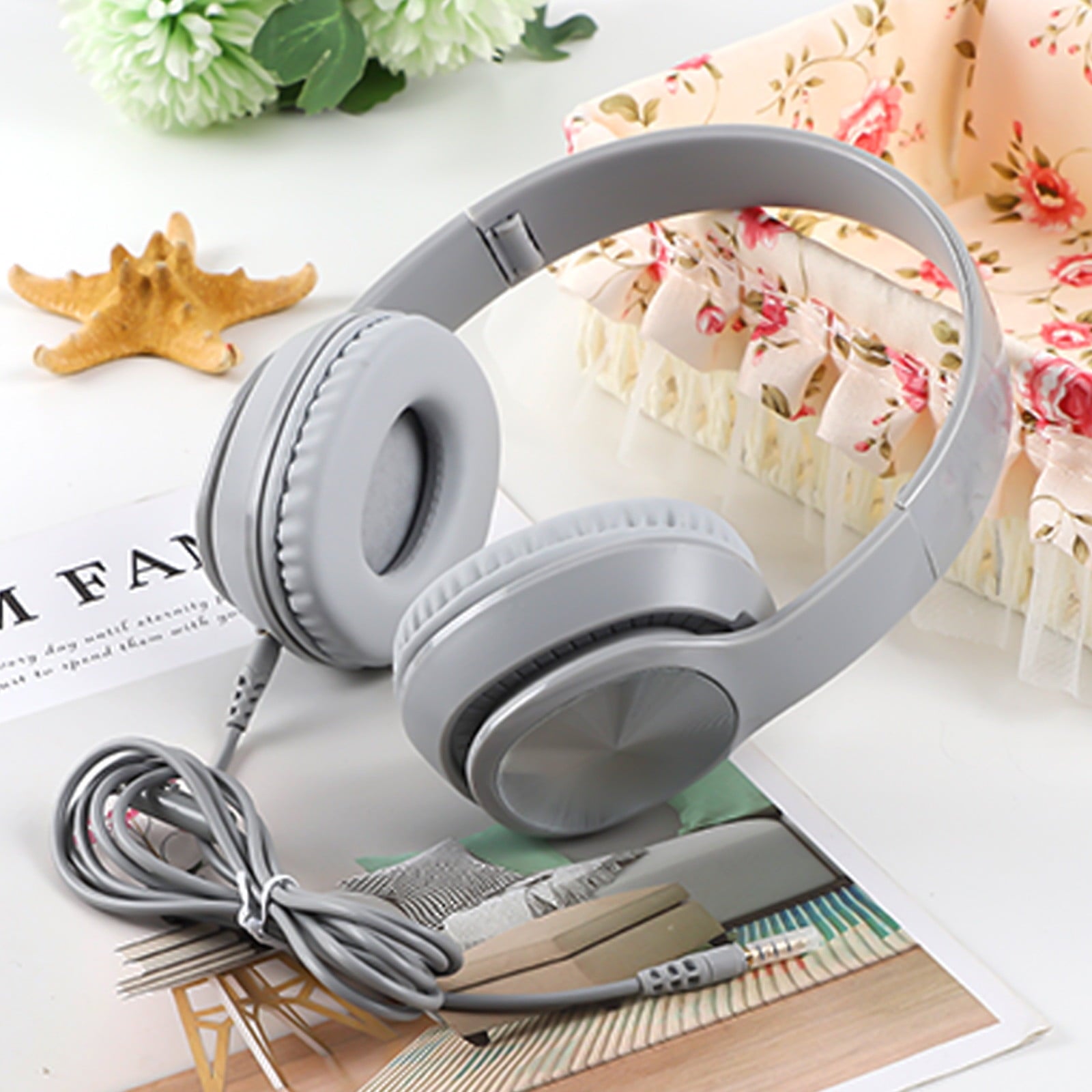 Over-Ear Wired Headphones with Microphone, Comfortable Foldable Design, Portable for Computer, Laptop, Smartphone