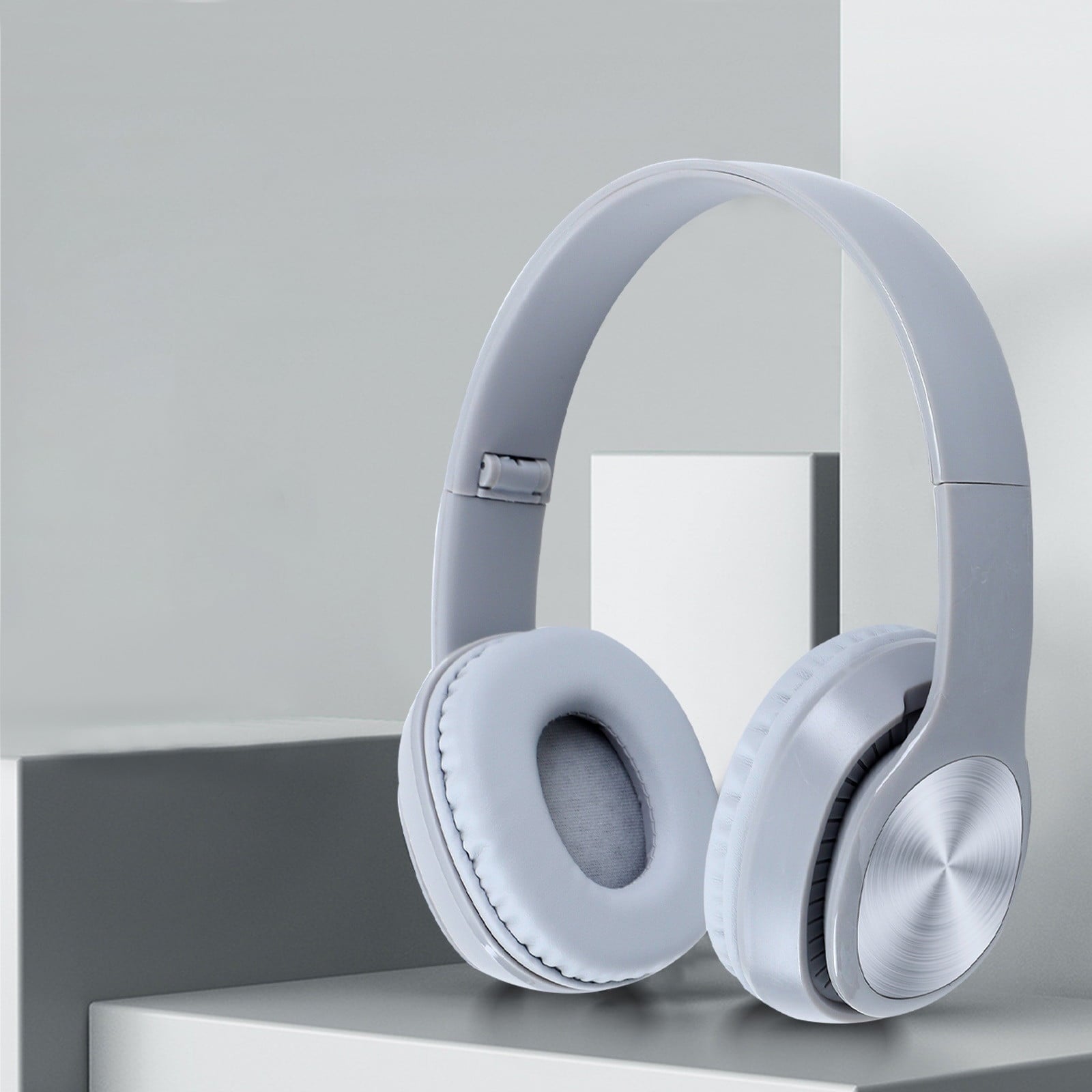 Over-Ear Wired Headphones with Microphone, Comfortable Foldable Design, Portable for Computer, Laptop, Smartphone